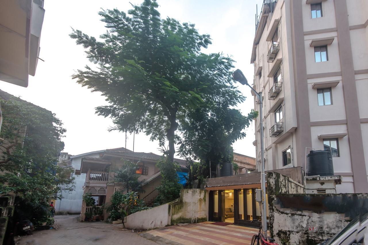 Oyo 9748 Hotel Girgaon Palace Мумбай Екстериор снимка