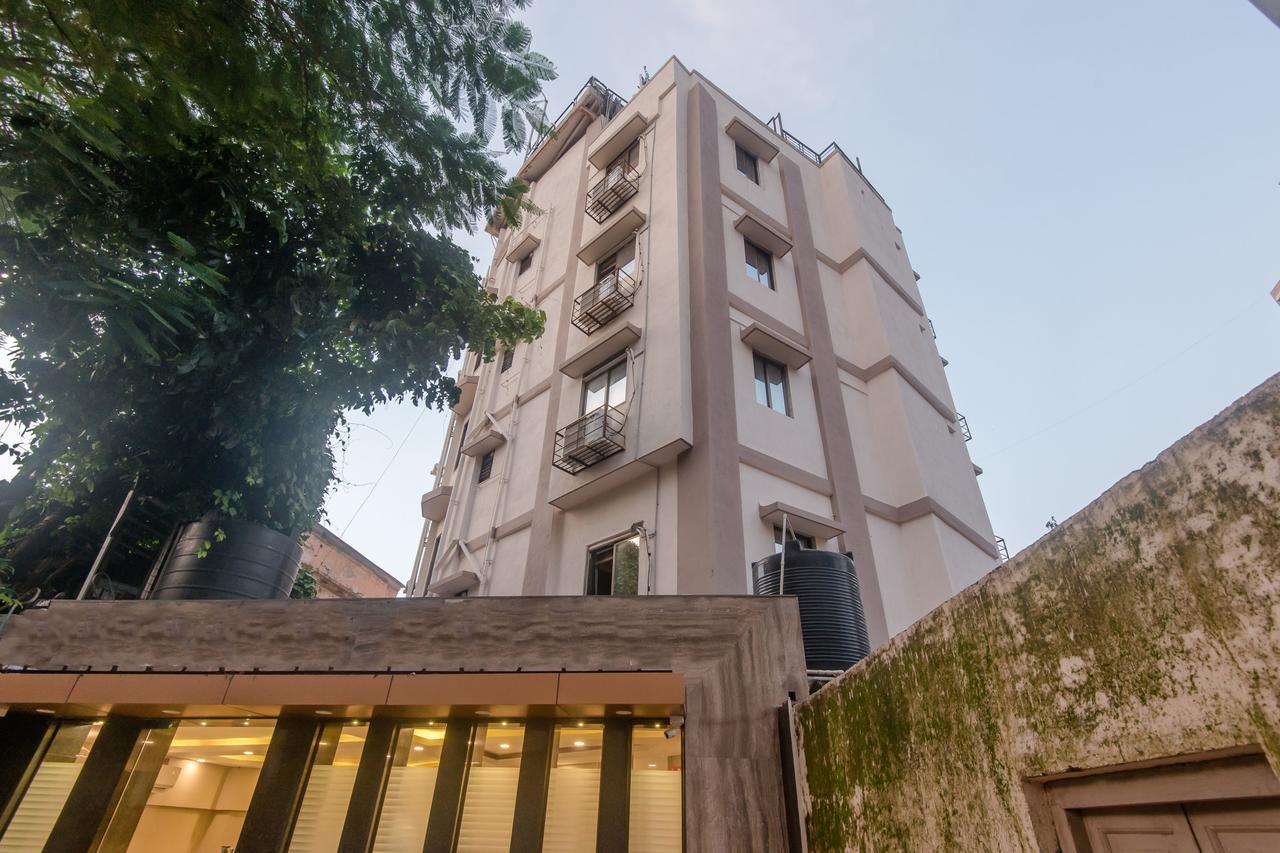 Oyo 9748 Hotel Girgaon Palace Мумбай Екстериор снимка